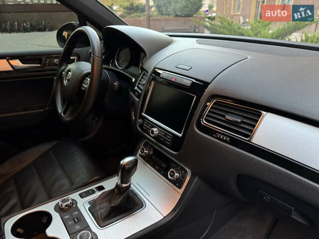 Черный Фольксваген Туарег, объемом двигателя 3 л и пробегом 250 тыс. км за 19000 $, фото 25 на Automoto.ua