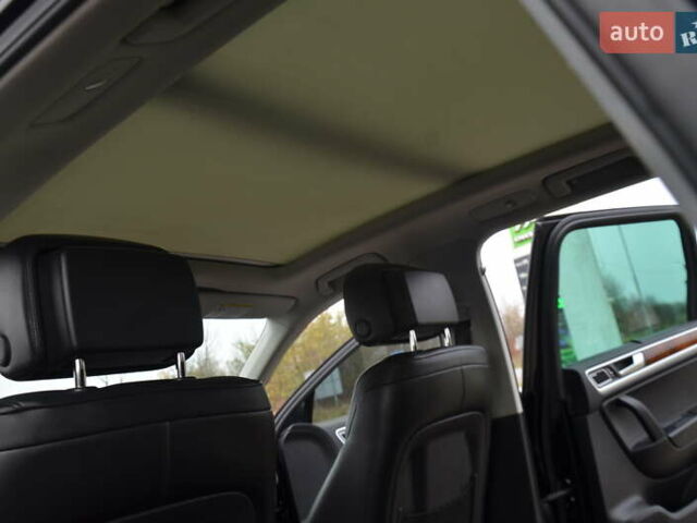 Черный Фольксваген Туарег, объемом двигателя 2.97 л и пробегом 267 тыс. км за 16450 $, фото 52 на Automoto.ua