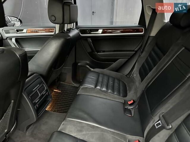 Черный Фольксваген Туарег, объемом двигателя 3 л и пробегом 225 тыс. км за 15650 $, фото 63 на Automoto.ua