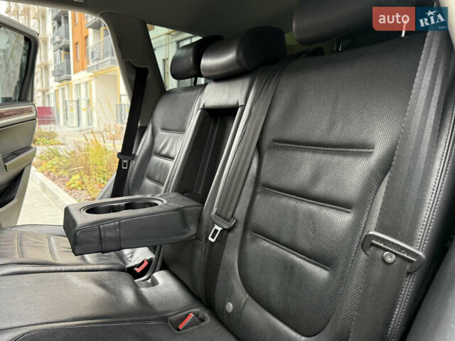 Черный Фольксваген Туарег, объемом двигателя 2.97 л и пробегом 278 тыс. км за 20500 $, фото 59 на Automoto.ua