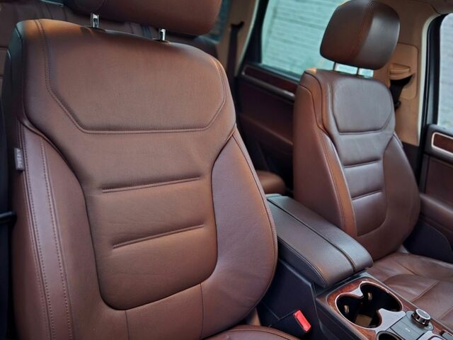 Черный Фольксваген Туарег, объемом двигателя 3 л и пробегом 250 тыс. км за 17300 $, фото 16 на Automoto.ua