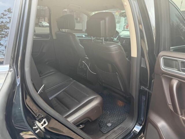 Черный Фольксваген Туарег, объемом двигателя 3 л и пробегом 330 тыс. км за 16200 $, фото 4 на Automoto.ua