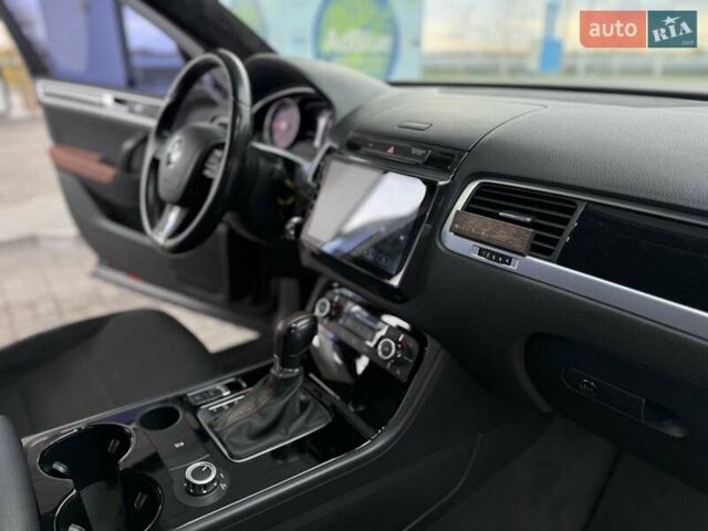 Черный Фольксваген Туарег, объемом двигателя 3 л и пробегом 207 тыс. км за 15700 $, фото 27 на Automoto.ua