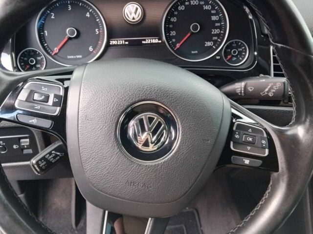 Чорний Фольксваген Туарег, об'ємом двигуна 3 л та пробігом 290 тис. км за 16300 $, фото 1 на Automoto.ua