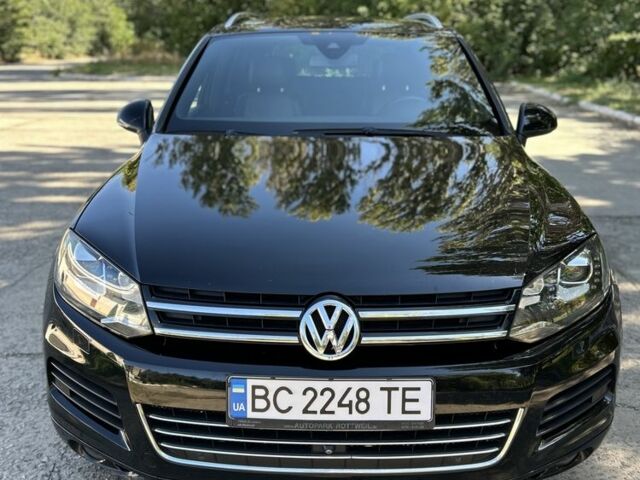 Черный Фольксваген Туарег, объемом двигателя 3 л и пробегом 357 тыс. км за 17700 $, фото 1 на Automoto.ua
