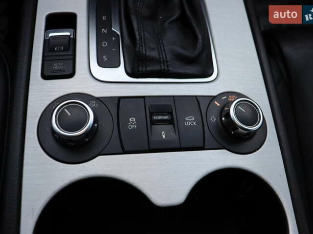 Черный Фольксваген Туарег, объемом двигателя 3 л и пробегом 284 тыс. км за 17800 $, фото 28 на Automoto.ua