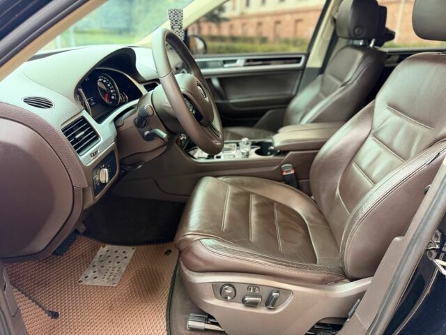 Черный Фольксваген Туарег, объемом двигателя 3 л и пробегом 283 тыс. км за 18700 $, фото 5 на Automoto.ua