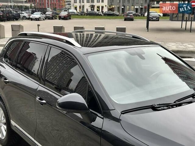 Черный Фольксваген Туарег, объемом двигателя 3 л и пробегом 225 тыс. км за 15650 $, фото 22 на Automoto.ua