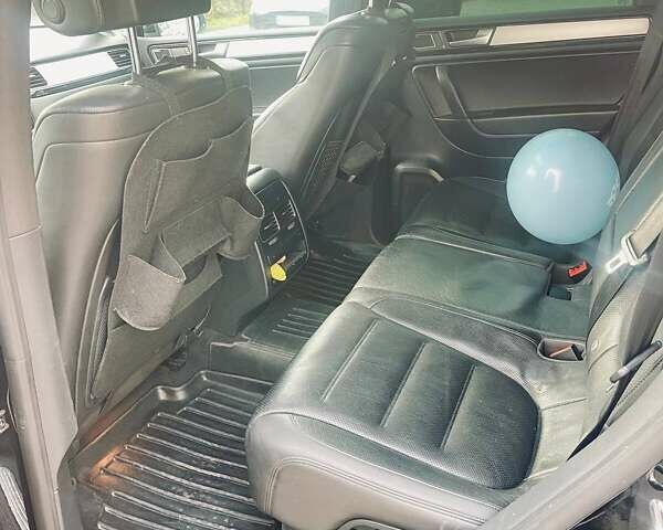 Черный Фольксваген Туарег, объемом двигателя 2.97 л и пробегом 247 тыс. км за 22999 $, фото 12 на Automoto.ua