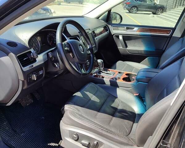 Черный Фольксваген Туарег, объемом двигателя 2.97 л и пробегом 178 тыс. км за 19200 $, фото 17 на Automoto.ua