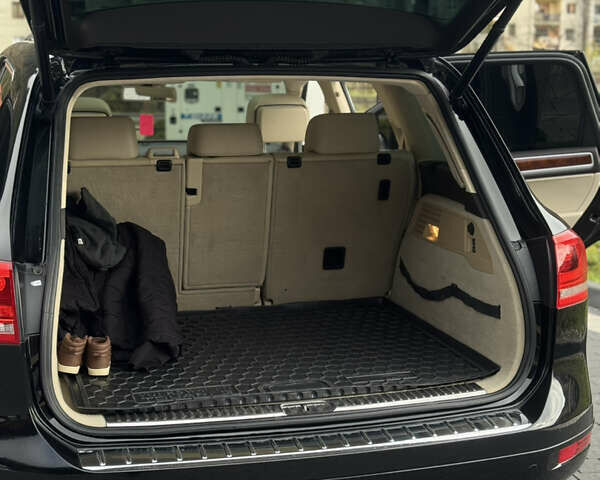 Черный Фольксваген Туарег, объемом двигателя 2.97 л и пробегом 310 тыс. км за 15200 $, фото 58 на Automoto.ua