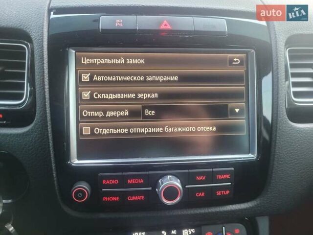 Чорний Фольксваген Туарег, об'ємом двигуна 2.97 л та пробігом 402 тис. км за 20000 $, фото 41 на Automoto.ua