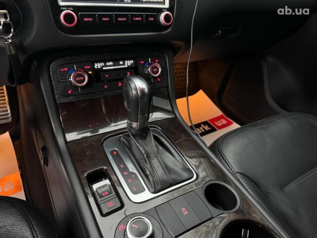 Черный Фольксваген Туарег, объемом двигателя 3 л и пробегом 308 тыс. км за 16490 $, фото 24 на Automoto.ua