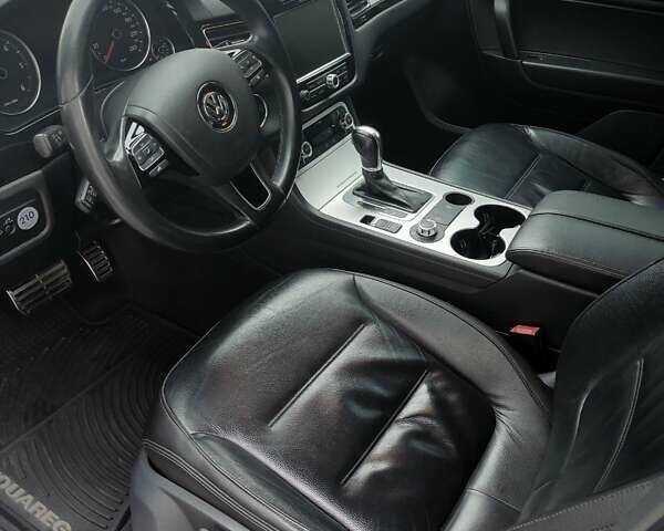 Черный Фольксваген Туарег, объемом двигателя 2.97 л и пробегом 148 тыс. км за 19500 $, фото 11 на Automoto.ua