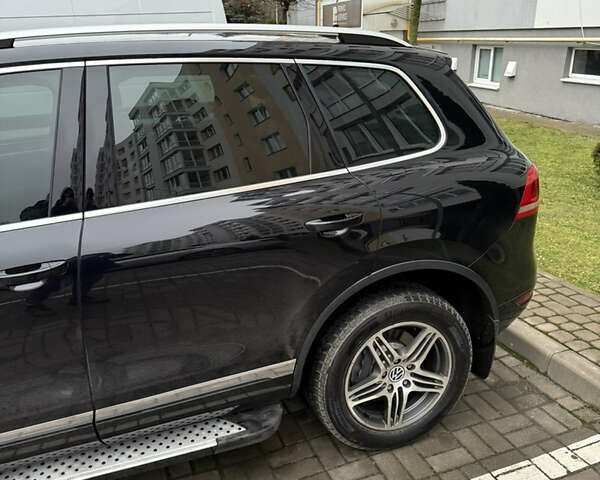 Черный Фольксваген Туарег, объемом двигателя 2.97 л и пробегом 225 тыс. км за 18000 $, фото 5 на Automoto.ua