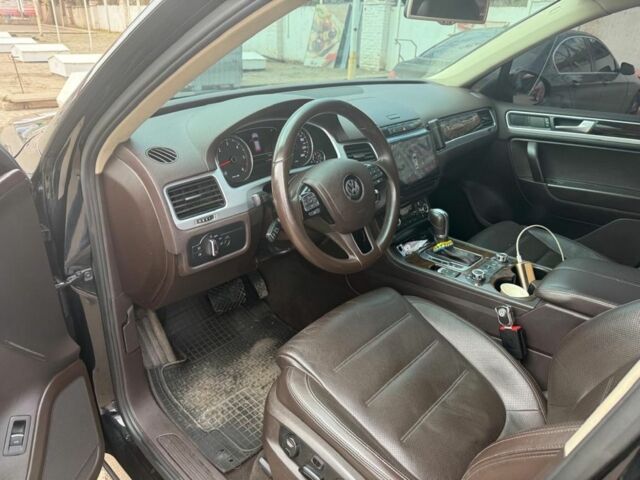 Черный Фольксваген Туарег, объемом двигателя 3 л и пробегом 330 тыс. км за 16200 $, фото 6 на Automoto.ua