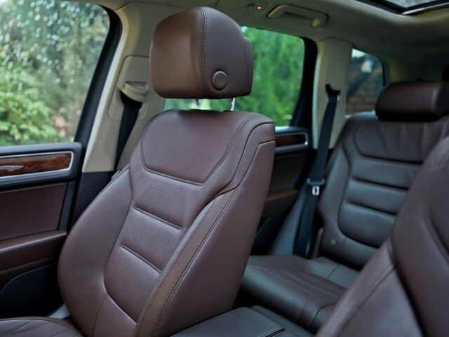 Черный Фольксваген Туарег, объемом двигателя 3 л и пробегом 250 тыс. км за 17300 $, фото 20 на Automoto.ua