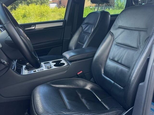 Чорний Фольксваген Туарег, об'ємом двигуна 3 л та пробігом 275 тис. км за 17900 $, фото 11 на Automoto.ua