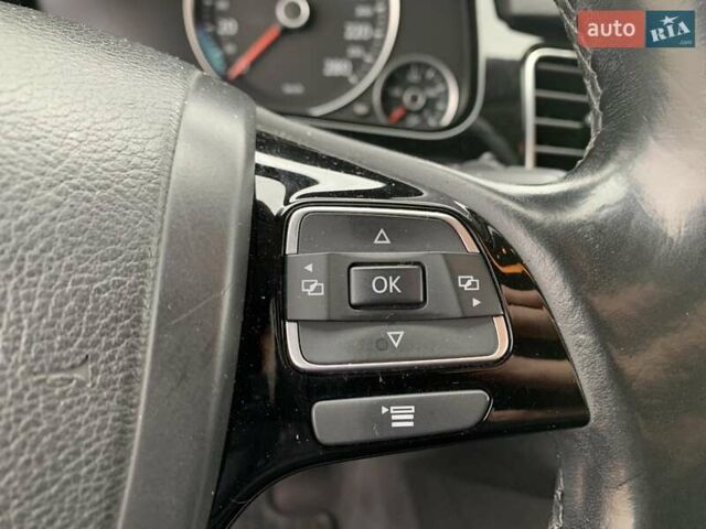 Черный Фольксваген Туарег, объемом двигателя 2.97 л и пробегом 198 тыс. км за 18000 $, фото 22 на Automoto.ua