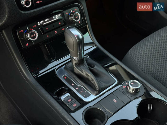 Чорний Фольксваген Туарег, об'ємом двигуна 2.97 л та пробігом 280 тис. км за 14999 $, фото 13 на Automoto.ua