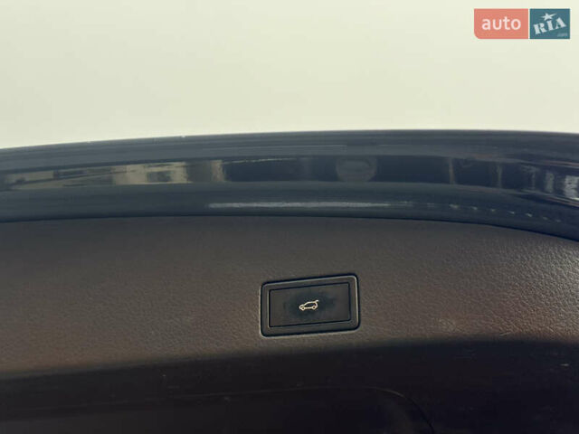 Черный Фольксваген Туарег, объемом двигателя 2.97 л и пробегом 310 тыс. км за 15200 $, фото 57 на Automoto.ua