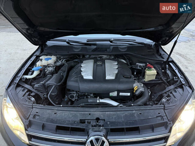 Черный Фольксваген Туарег, объемом двигателя 3 л и пробегом 285 тыс. км за 13800 $, фото 6 на Automoto.ua