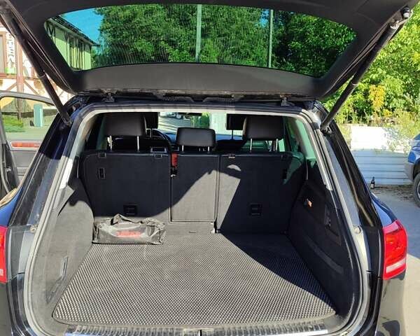 Черный Фольксваген Туарег, объемом двигателя 2.97 л и пробегом 178 тыс. км за 19200 $, фото 21 на Automoto.ua