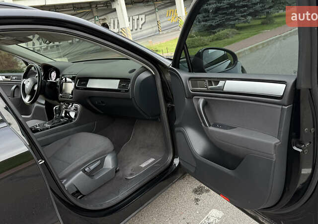 Чорний Фольксваген Туарег, об'ємом двигуна 2.97 л та пробігом 238 тис. км за 17300 $, фото 36 на Automoto.ua