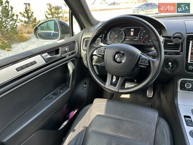 Чорний Фольксваген Туарег, об'ємом двигуна 2.97 л та пробігом 318 тис. км за 17300 $, фото 16 на Automoto.ua