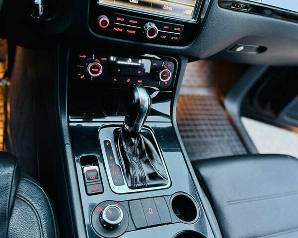 Чорний Фольксваген Туарег, об'ємом двигуна 2.97 л та пробігом 264 тис. км за 18300 $, фото 14 на Automoto.ua