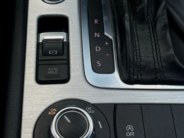 Чорний Фольксваген Туарег, об'ємом двигуна 3 л та пробігом 275 тис. км за 17900 $, фото 22 на Automoto.ua