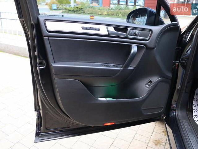 Черный Фольксваген Туарег, объемом двигателя 3 л и пробегом 284 тыс. км за 17800 $, фото 11 на Automoto.ua