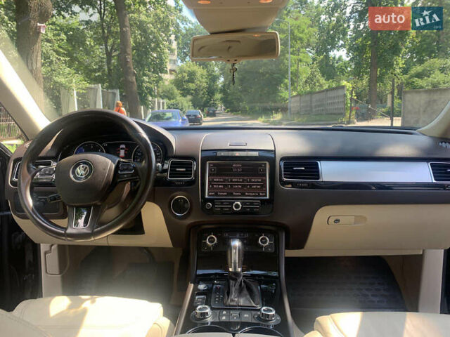 Чорний Фольксваген Туарег, об'ємом двигуна 3 л та пробігом 269 тис. км за 19999 $, фото 23 на Automoto.ua