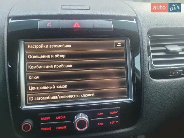 Чорний Фольксваген Туарег, об'ємом двигуна 2.97 л та пробігом 402 тис. км за 20000 $, фото 38 на Automoto.ua