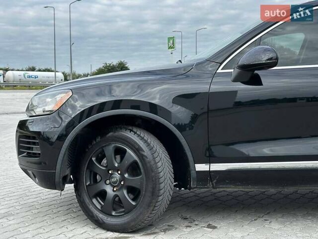 Чорний Фольксваген Туарег, об'ємом двигуна 2.97 л та пробігом 318 тис. км за 15999 $, фото 3 на Automoto.ua