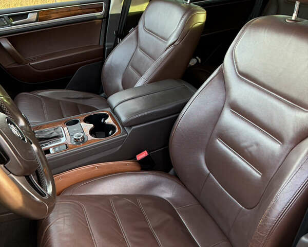 Чорний Фольксваген Туарег, об'ємом двигуна 2.97 л та пробігом 222 тис. км за 20000 $, фото 11 на Automoto.ua