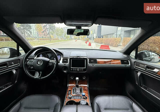 Черный Фольксваген Туарег, объемом двигателя 3 л и пробегом 220 тыс. км за 19700 $, фото 21 на Automoto.ua