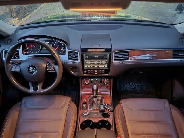 Черный Фольксваген Туарег, объемом двигателя 3 л и пробегом 250 тыс. км за 17300 $, фото 21 на Automoto.ua