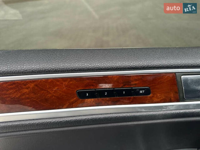 Черный Фольксваген Туарег, объемом двигателя 2.97 л и пробегом 335 тыс. км за 15500 $, фото 8 на Automoto.ua