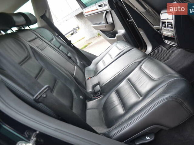 Черный Фольксваген Туарег, объемом двигателя 2.97 л и пробегом 267 тыс. км за 16450 $, фото 59 на Automoto.ua