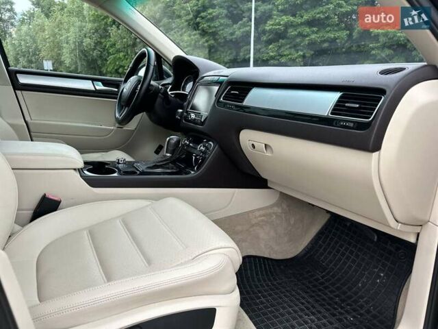 Черный Фольксваген Туарег, объемом двигателя 2.97 л и пробегом 299 тыс. км за 18700 $, фото 18 на Automoto.ua