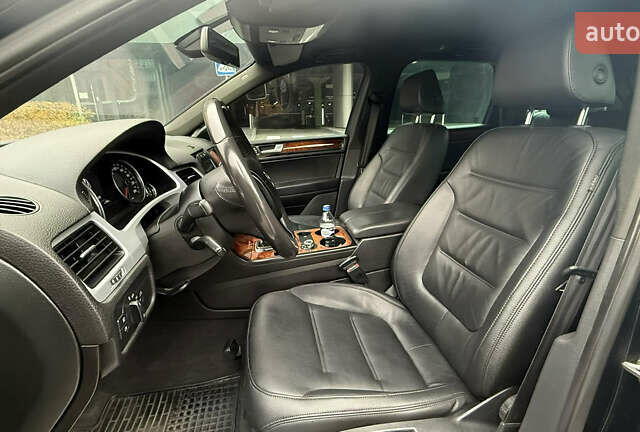 Черный Фольксваген Туарег, объемом двигателя 3 л и пробегом 220 тыс. км за 19700 $, фото 19 на Automoto.ua