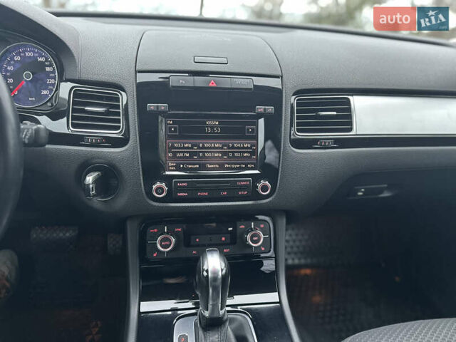 Черный Фольксваген Туарег, объемом двигателя 2.97 л и пробегом 220 тыс. км за 19500 $, фото 8 на Automoto.ua