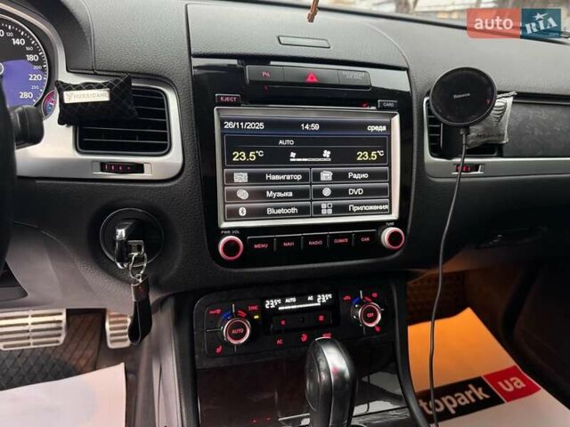 Черный Фольксваген Туарег, объемом двигателя 3 л и пробегом 308 тыс. км за 16490 $, фото 23 на Automoto.ua