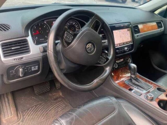 Чорний Фольксваген Туарег, об'ємом двигуна 3 л та пробігом 150 тис. км за 7000 $, фото 8 на Automoto.ua