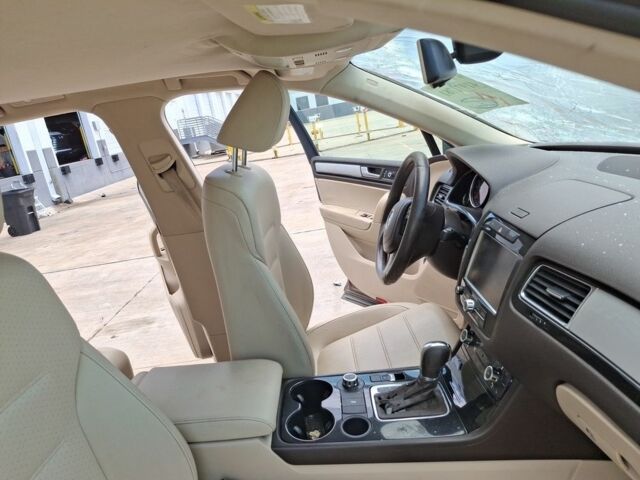 Чорний Фольксваген Туарег, об'ємом двигуна 3 л та пробігом 360 тис. км за 11562 $, фото 2 на Automoto.ua