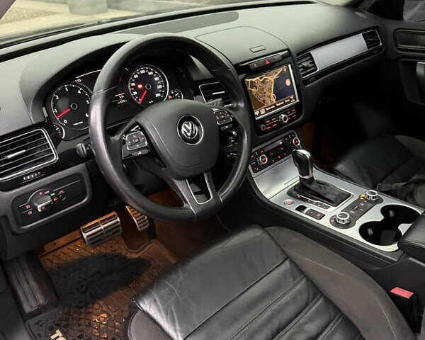 Черный Фольксваген Туарег, объемом двигателя 4.13 л и пробегом 211 тыс. км за 13999 $, фото 12 на Automoto.ua