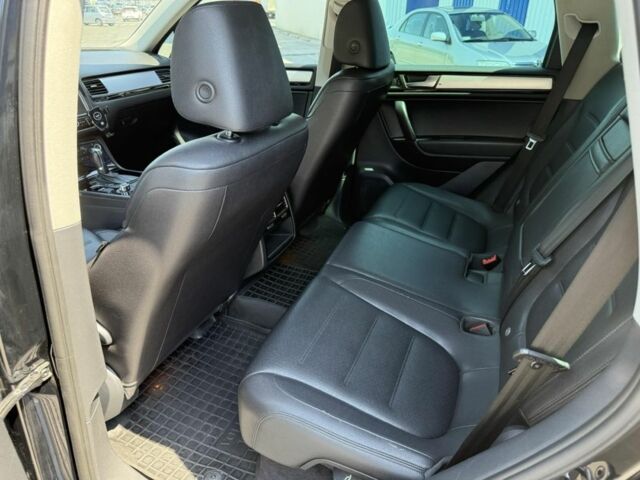 Черный Фольксваген Туарег, объемом двигателя 3 л и пробегом 315 тыс. км за 14850 $, фото 6 на Automoto.ua