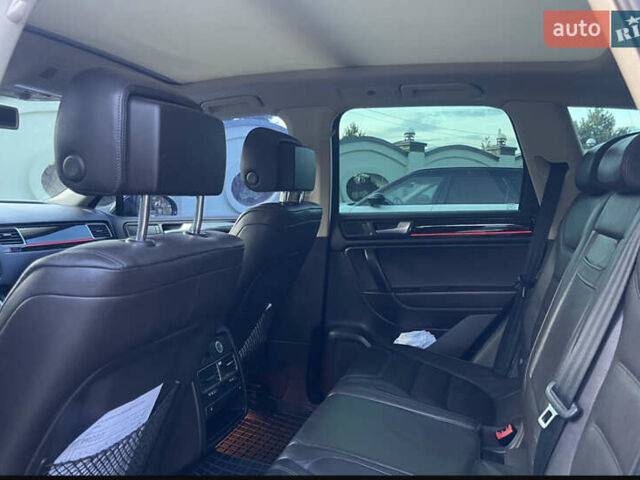 Чорний Фольксваген Туарег, об'ємом двигуна 2.97 л та пробігом 268 тис. км за 18000 $, фото 7 на Automoto.ua