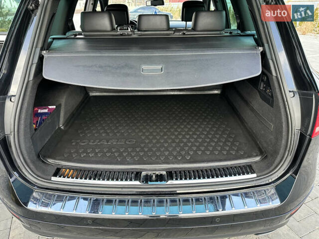 Чорний Фольксваген Туарег, об'ємом двигуна 2.97 л та пробігом 318 тис. км за 17300 $, фото 9 на Automoto.ua